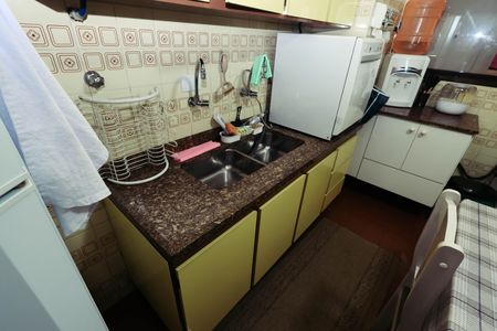 Apartamento à venda com 130m², 3 quartos e 2 vagasCozinha