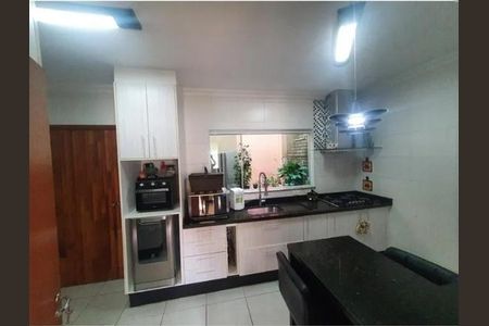 Casa à venda com 70m², 2 quartos e 2 vagas