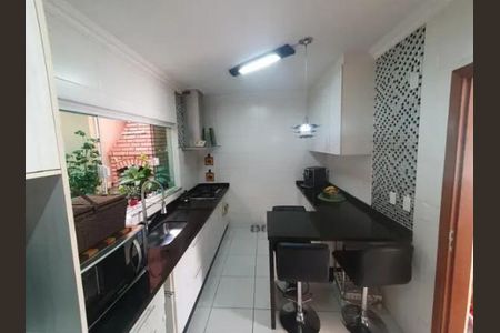 Casa à venda com 70m², 2 quartos e 2 vagas
