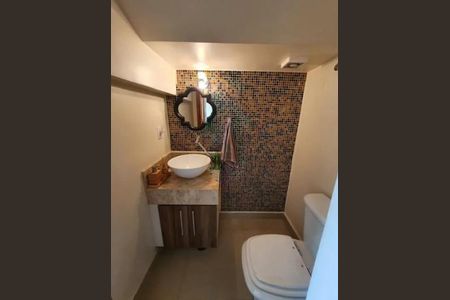 Casa à venda com 70m², 2 quartos e 2 vagas