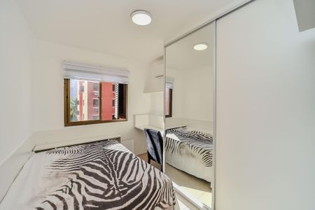 Quarto  de apartamento para alugar com 2 quartos, 90m² em Chácara das Pedras, Porto Alegre