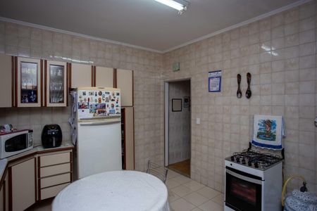 Casa à venda com 232m², 4 quartos e 2 vagasCozinha