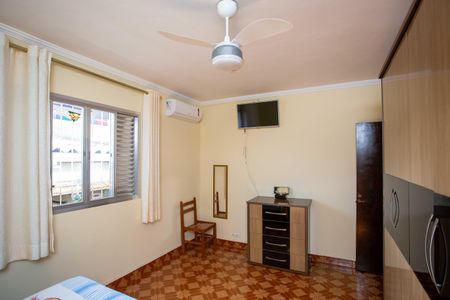 Casa à venda com 232m², 4 quartos e 2 vagasQuarto 3