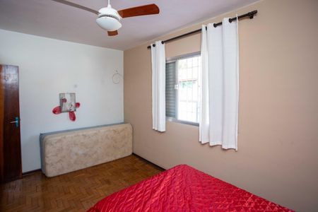 Casa à venda com 232m², 4 quartos e 2 vagasQuarto 1