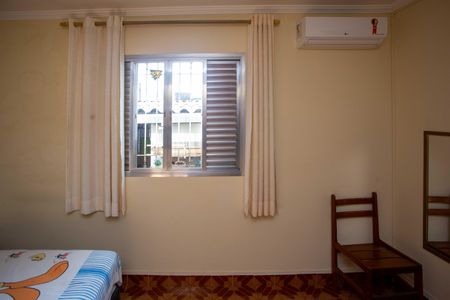 Casa à venda com 232m², 4 quartos e 2 vagasQuarto 3