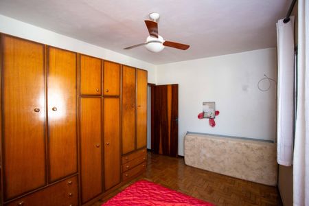 Casa à venda com 232m², 4 quartos e 2 vagasQuarto 1