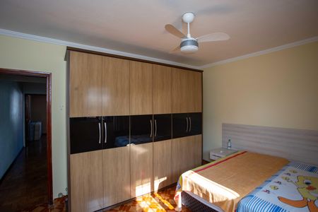 Casa à venda com 232m², 4 quartos e 2 vagasQuarto 3