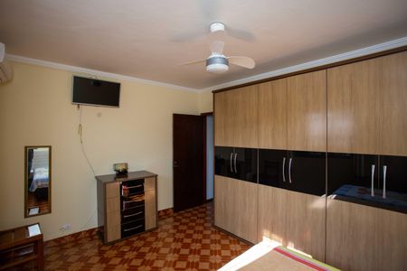 Casa à venda com 232m², 4 quartos e 2 vagasQuarto 3