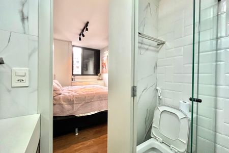 Apartamento à venda com 75m², 3 quartos e 2 vagas Apartamento à venda com 75m², 3 quartos e 2 vagasBanheiro da Suíte