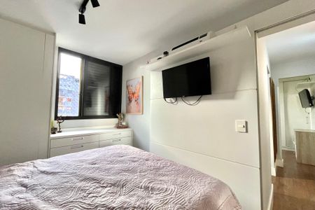 Apartamento à venda com 75m², 3 quartos e 2 vagas Apartamento à venda com 75m², 3 quartos e 2 vagasSuite