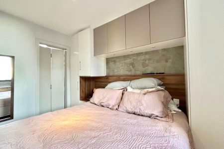 Apartamento à venda com 75m², 3 quartos e 2 vagas Apartamento à venda com 75m², 3 quartos e 2 vagasSuite