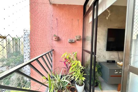 Apartamento à venda com 75m², 3 quartos e 2 vagas Apartamento à venda com 75m², 3 quartos e 2 vagasVaranda