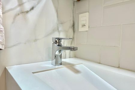 Apartamento à venda com 75m², 3 quartos e 2 vagas Apartamento à venda com 75m², 3 quartos e 2 vagasBanheiro Corredor