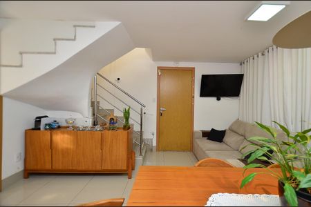 Apartamento à venda com 136m², 3 quartos e 3 vagas Apartamento à venda com 136m², 3 quartos e 3 vagasSala de estar