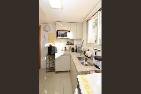 Apartamento à venda com 136m², 3 quartos e 3 vagas Apartamento à venda com 136m², 3 quartos e 3 vagasCozinha