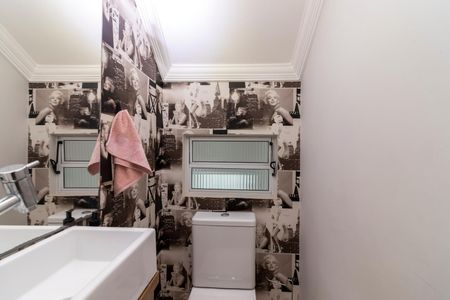 Casa à venda com 260m², 3 quartos e 5 vagas Casa à venda com 260m², 3 quartos e 5 vagasLavabo