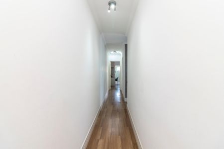 Casa à venda com 260m², 3 quartos e 5 vagas Casa à venda com 260m², 3 quartos e 5 vagasCorredor dos Quartos