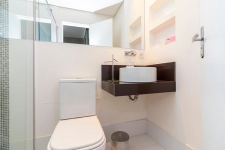 Casa à venda com 260m², 3 quartos e 5 vagas Casa à venda com 260m², 3 quartos e 5 vagasBanheiro da Suíte 3