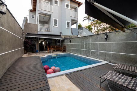 Casa à venda com 260m², 3 quartos e 5 vagas Casa à venda com 260m², 3 quartos e 5 vagasÁrea de Lazer - Piscina