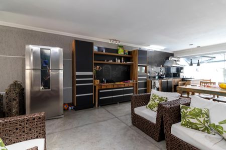 Casa à venda com 260m², 3 quartos e 5 vagas Casa à venda com 260m², 3 quartos e 5 vagasSala de Estar