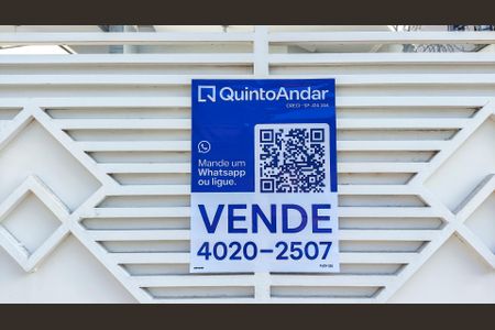 Casa à venda com 260m², 3 quartos e 5 vagas Casa à venda com 260m², 3 quartos e 5 vagasPlaca