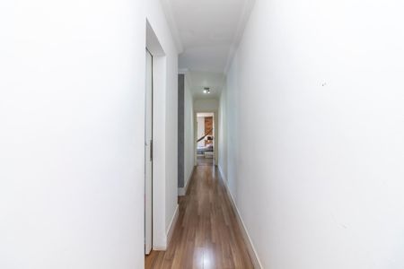 Casa à venda com 260m², 3 quartos e 5 vagas Casa à venda com 260m², 3 quartos e 5 vagasCorredor dos Quartos