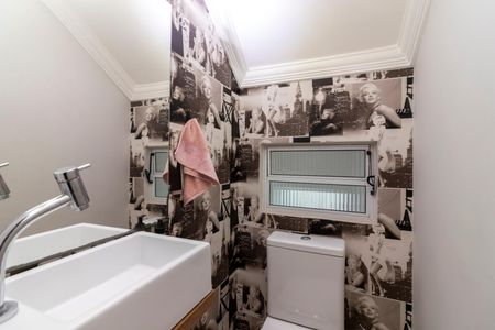 Casa à venda com 260m², 3 quartos e 5 vagas Casa à venda com 260m², 3 quartos e 5 vagasLavabo