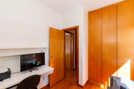 Apartamento à venda com 125m², 3 quartos e 2 vagasQuarto 2