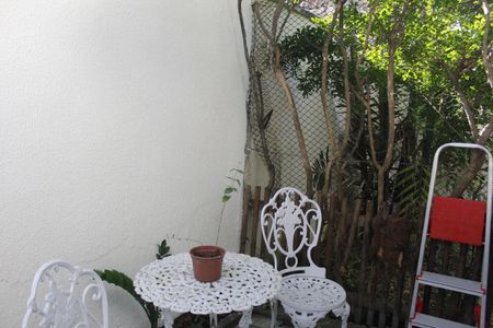 Casa de condomínio à venda com 55m², 2 quartos e 1 vagaÁrea de Serviço