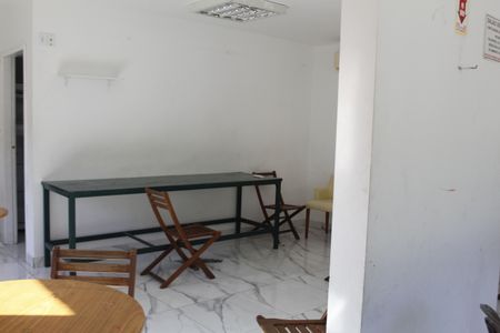 Casa de condomínio à venda com 55m², 2 quartos e 1 vagaÁrea comum