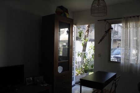 Casa de condomínio à venda com 55m², 2 quartos e 1 vagaSala