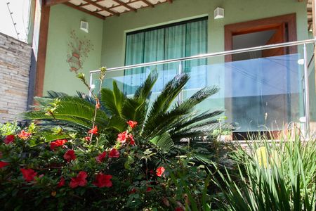 Casa à venda com 303m², 4 quartos e 6 vagasFachada