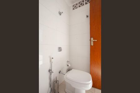 Casa à venda com 303m², 4 quartos e 6 vagasBanheiro 2