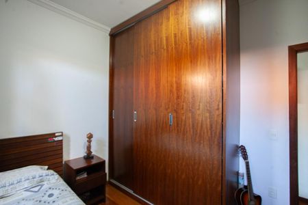 Casa à venda com 303m², 4 quartos e 6 vagasQuarto 2