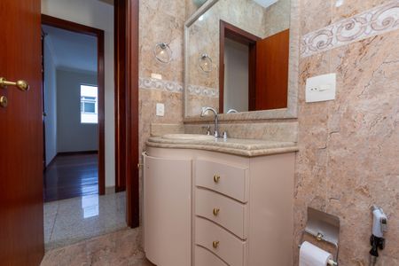 Apartamento à venda com 141m², 4 quartos e 2 vagasBanheiro Social