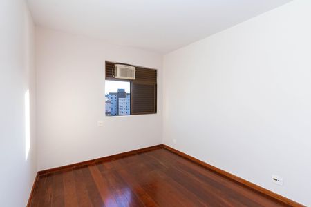 Apartamento à venda com 141m², 4 quartos e 2 vagasQuarto 3