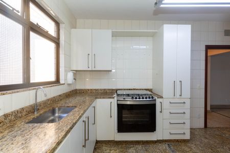 Apartamento à venda com 141m², 4 quartos e 2 vagasCozinha
