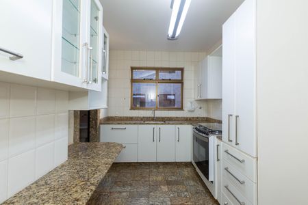 Apartamento à venda com 141m², 4 quartos e 2 vagasCozinha