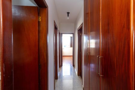 Apartamento à venda com 141m², 4 quartos e 2 vagasCorredor