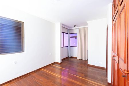 Apartamento à venda com 141m², 4 quartos e 2 vagasSuíte