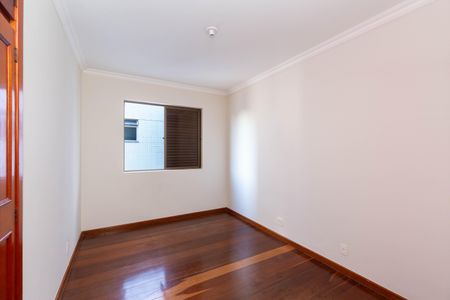 Apartamento à venda com 141m², 4 quartos e 2 vagasQuarto 2