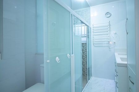 Casa à venda com 298m², 3 quartos e 2 vagas Casa à venda com 298m², 3 quartos e 2 vagasBanheiro da Suíte 1