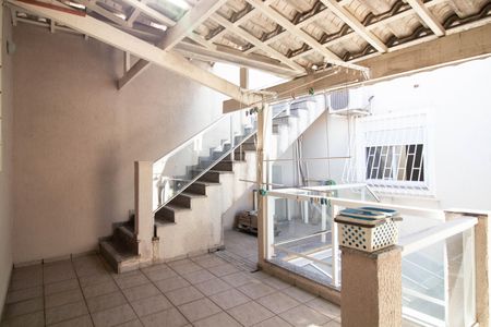 Casa à venda com 298m², 3 quartos e 2 vagas Casa à venda com 298m², 3 quartos e 2 vagasÁrea externa