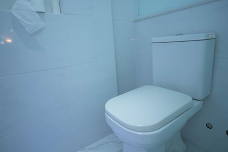 Casa à venda com 298m², 3 quartos e 2 vagas Casa à venda com 298m², 3 quartos e 2 vagasBanheiro da Suíte 1