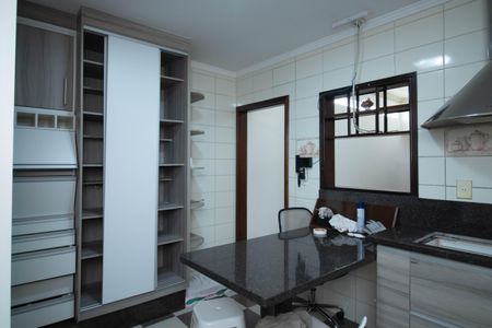 Casa à venda com 298m², 3 quartos e 2 vagas Casa à venda com 298m², 3 quartos e 2 vagasCozinha