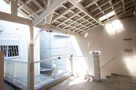 Casa à venda com 298m², 3 quartos e 2 vagas Casa à venda com 298m², 3 quartos e 2 vagasÁrea externa