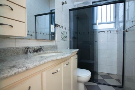 Casa à venda com 298m², 3 quartos e 2 vagas Casa à venda com 298m², 3 quartos e 2 vagasBanheiro Social