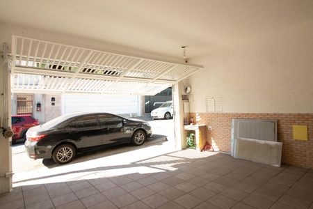 Casa à venda com 298m², 3 quartos e 2 vagas Casa à venda com 298m², 3 quartos e 2 vagasGaragem