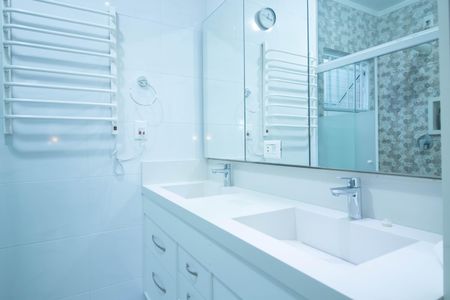 Casa à venda com 298m², 3 quartos e 2 vagas Casa à venda com 298m², 3 quartos e 2 vagasBanheiro da Suíte 1