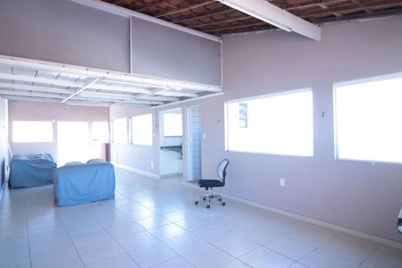 Casa à venda com 298m², 3 quartos e 2 vagas Casa à venda com 298m², 3 quartos e 2 vagasÁrea Comum